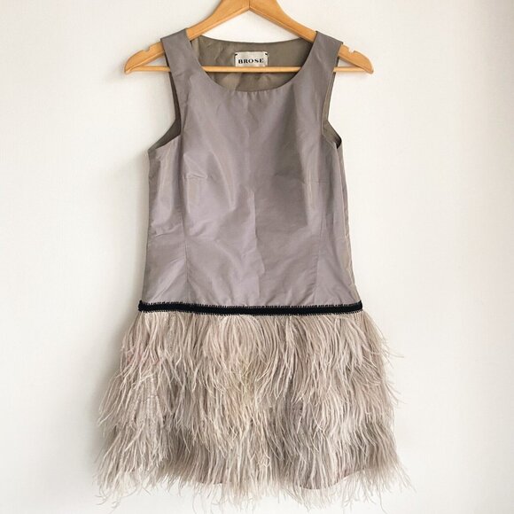Brose Dresses & Skirts - Brose Grey Silk Ostrich Feathers Short Sleeveless Cocktail Dress 6